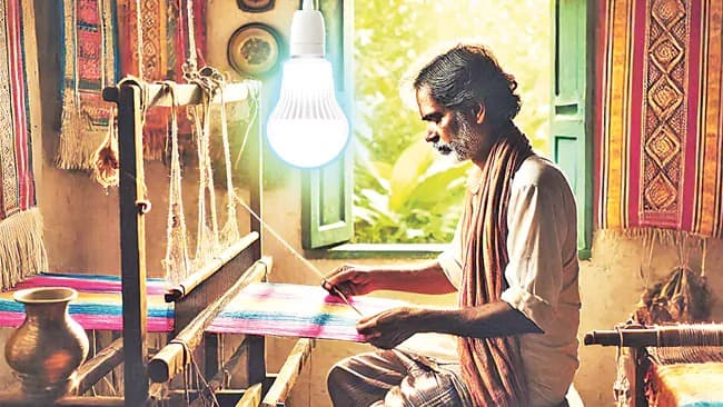 చేనేత, పవర్ లూమ్ కుటుంబాలకు ఉచిత విద్యుత్ అమలు