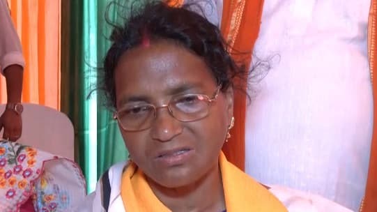 బెంగాల్‌లో ఆర్జీకర్ బాధితురాలి తల్లి దూకుడు..