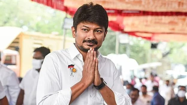 తండ్రికి ఓటమి.. కొడుకుకు విజయం.. తమిళనాట ఆసక్తికర ఫలితం