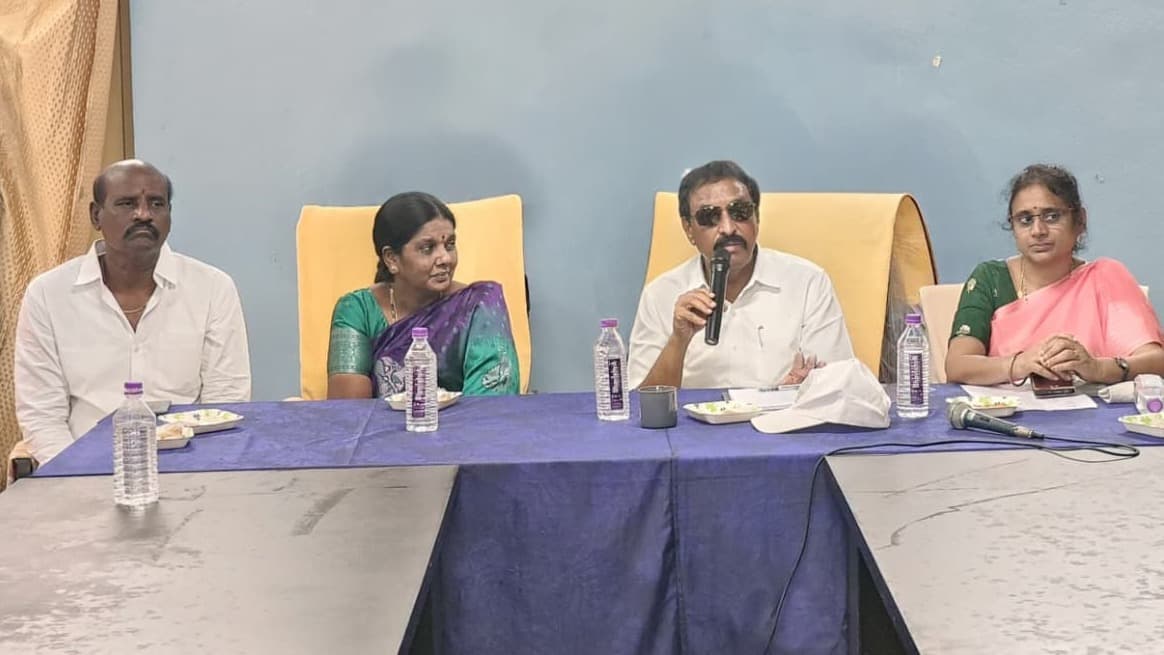 యార్డులో సమస్యల పరిష్కారంపై దృష్టి సారించండి : కొత్తపేట ఎమ్మెల్యే బండారు సత్యానందరావు