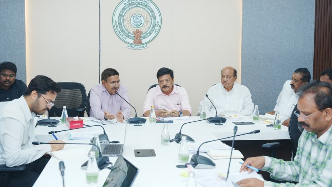 గోదావరి పుష్కరాలు అత్యంత వైభవంగా నిర్వహిస్తాం : మంత్రి కందుల దుర్గేష్