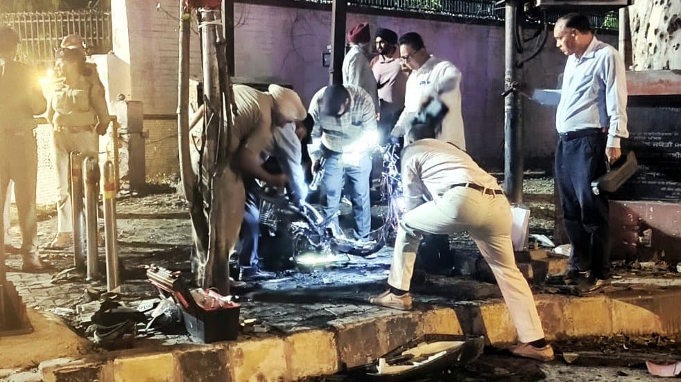 ఖాసా కంటోన్మెంట్‌లో పేలుడు కలకలం
