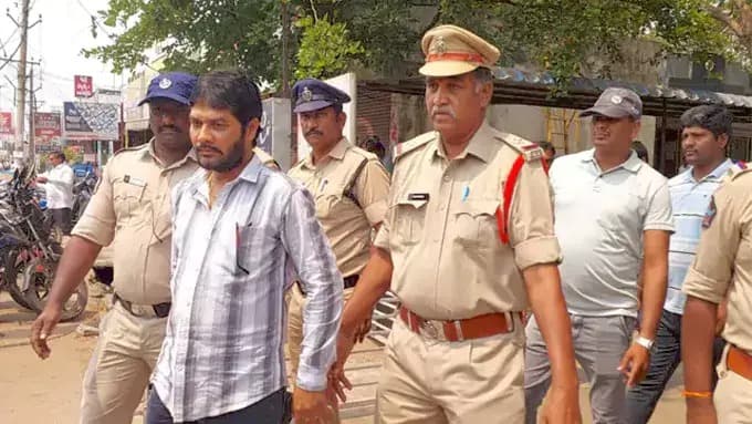 రాజమహేంద్రవరం జైలుకు అనంతబాబు తరలింపు