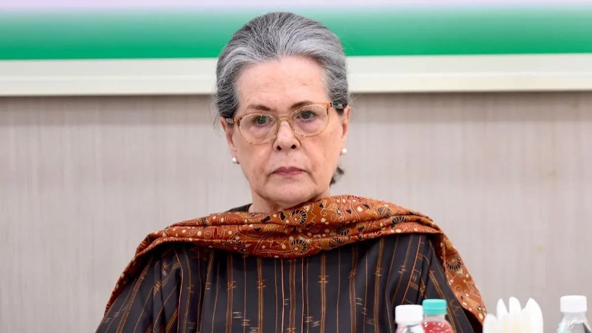 సోనియా గాంధీ నివాసంలో కాంగ్రెస్ కీలక భేటీ