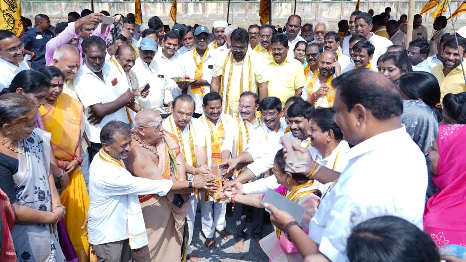 ఒంగోలులో టీడీపీ కార్యాలయ భవన శంకుస్థాపన