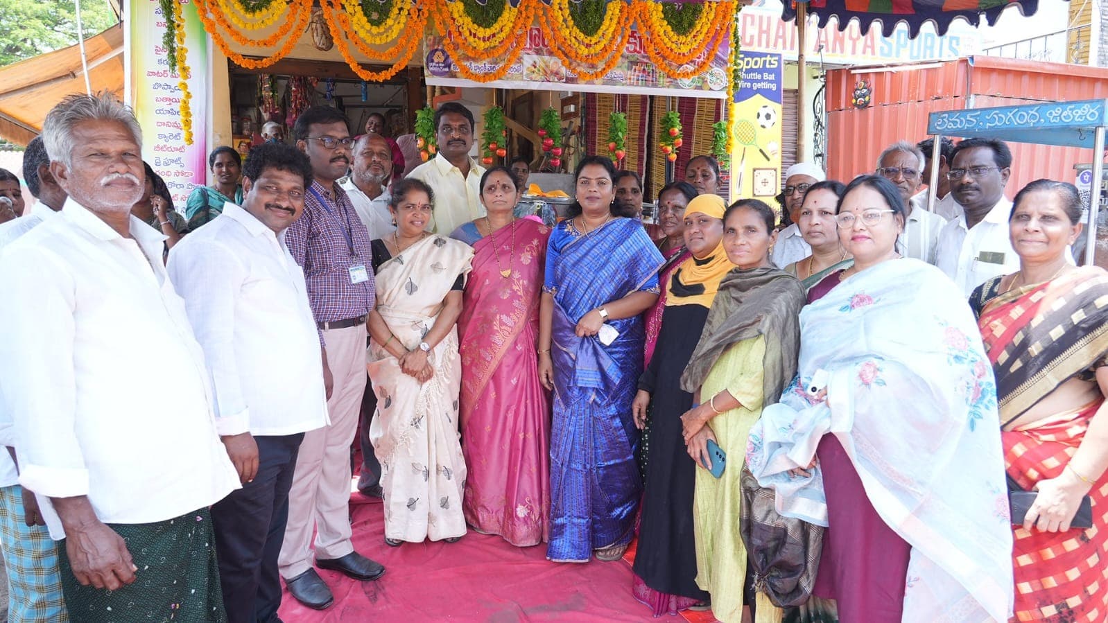 నూతన జ్యూస్ షాప్ ప్రారంభించిన ఎమ్మెల్యే తంగిరాల సౌమ్య