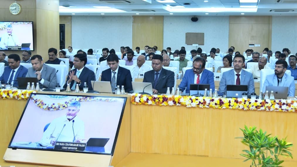 ప్రతి శుక్రవారం నియోజకవర్గాల్లో ‘ఫీల్డ్ గ్రీవెన్స్ డే’ అమలు: సీఎం చంద్రబాబు