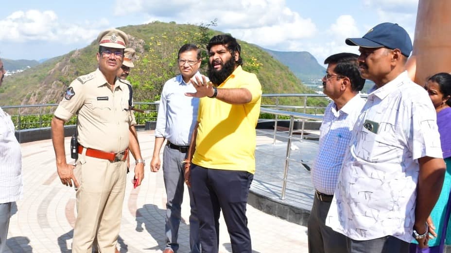 కైలాసగిరిపై రేపు భారీ 65 అడుగుల త్రిశూలం ప్రారంభం..
