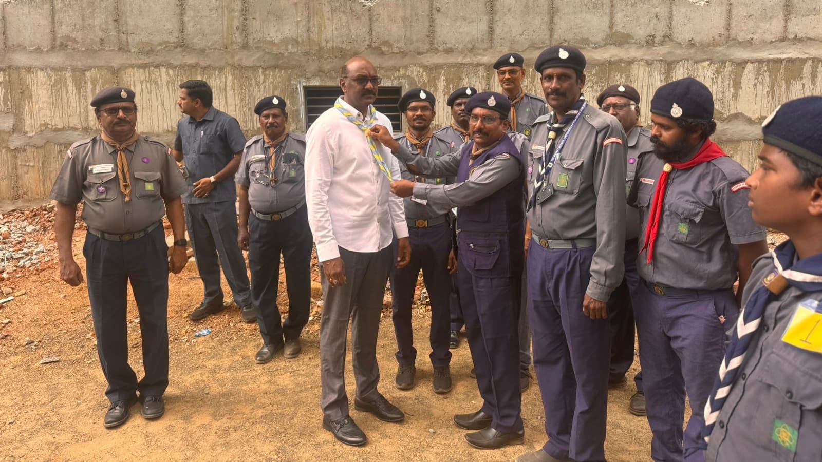 స్కౌట్స్ అండ్ గైడ్స్ శిబిరాన్ని ప్రారంభించిన ప్రభుత్వ విప్ గణబాబు