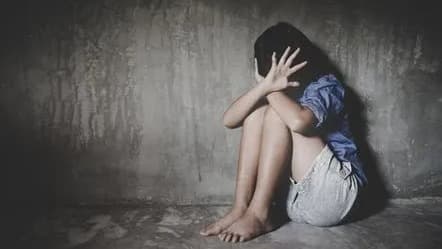 మైనర్ బాలికపై పాస్టర్ అత్యాచారం