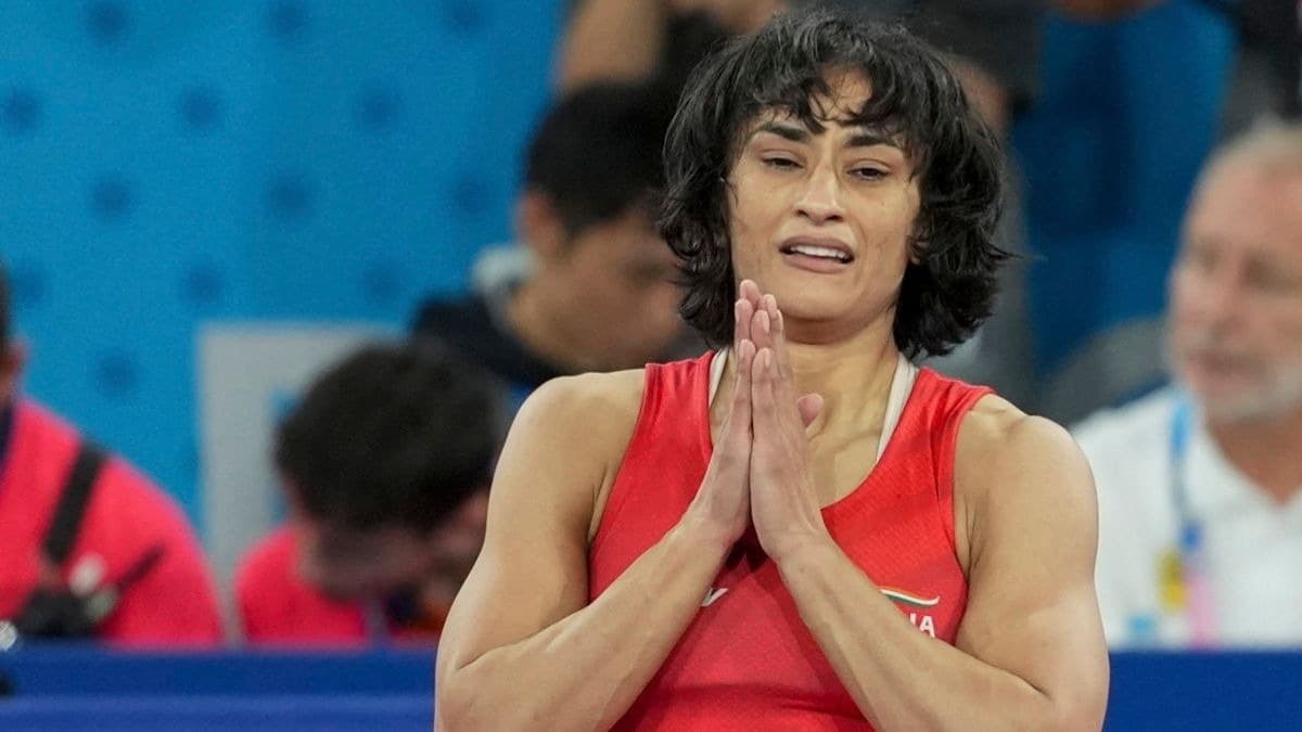 వినేశ్ ఫోగాట్‌పై నిషేధం