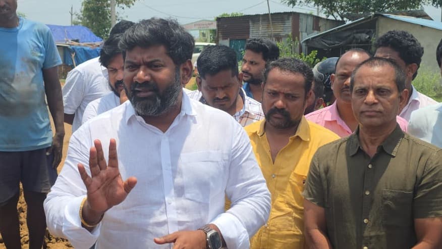 ప్రభుత్వ స్థలాన్ని ప్రైవేటు వ్యక్తులు ఎలా లీజుకు ఇస్తారు? – బోనెల విజయచంద్ర