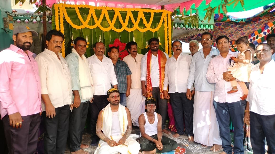 ధనరాజ్ పెండ్లి కుమారుని వేడుకలో విక్కుర్తి వెంకట శ్రీనివాసరావు