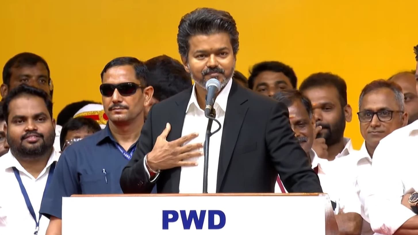 విద్యార్థులకు విజయ్ మామ హామీ