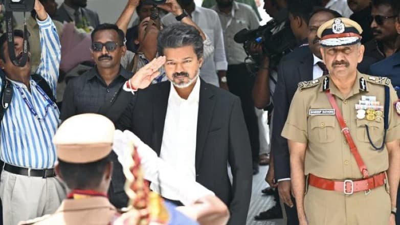 సీఎం విజయ్‌కు చెన్నై సచివాలయంలో గార్డ్ ఆఫ్ ఆనర్