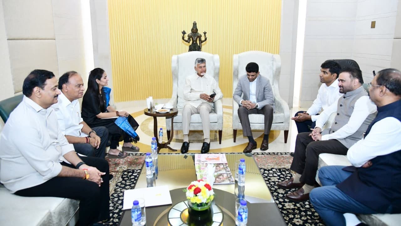 ఢిల్లీలో సీఎం చంద్రబాబుకు ఘన స్వాగతం