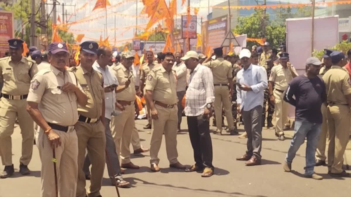 అల్మాస్‌పేటలో కొనసాగుతున్న ఉద్రిక్తత
