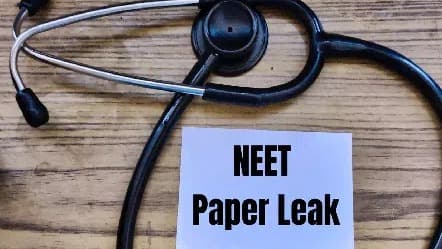 నీట్ ప్రశ్నపత్రం లీక్ కలకలం