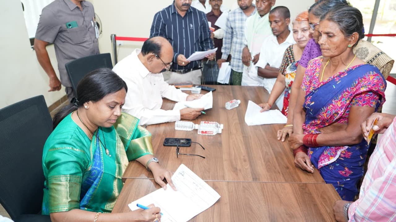 గ్రీవెన్స్‌లో భూ వివాదాలపై ఫిర్యాదులు