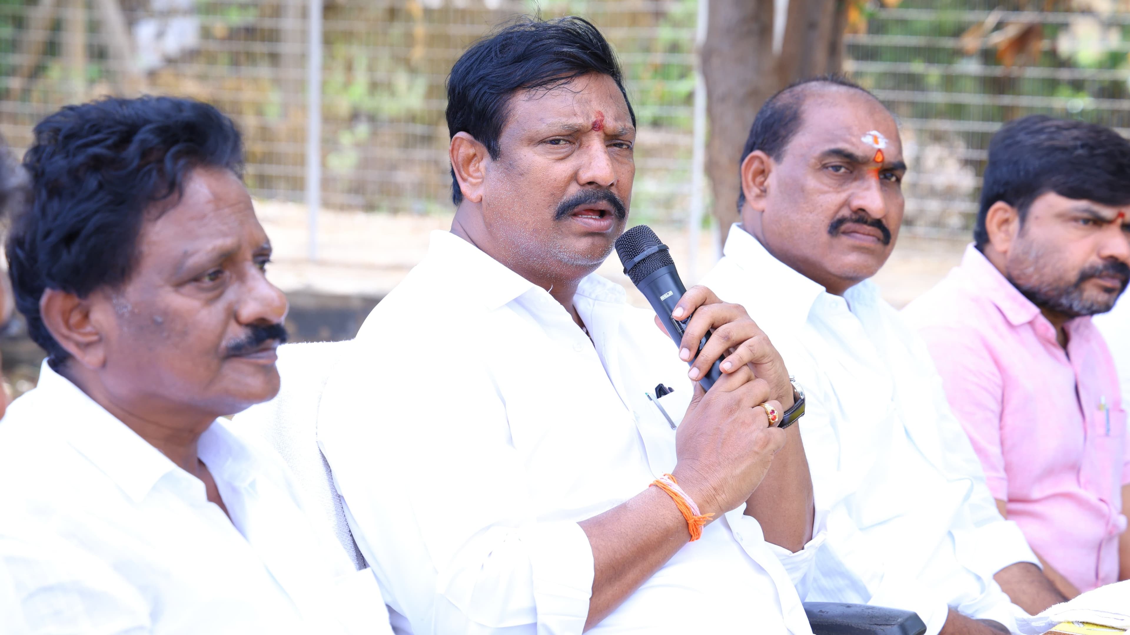 అభివృద్ధి పనులను ప్రజల్లోకి విస్తృతంగా తీసుకెళ్లాలి : ఎమ్మెల్యే కందుల