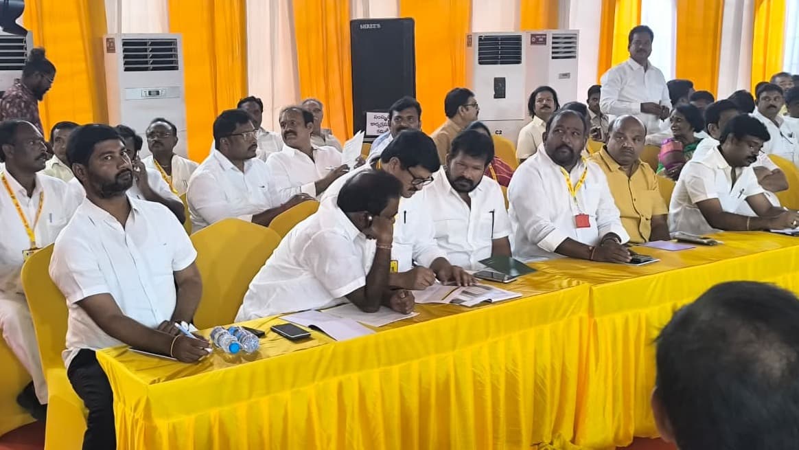 భూపేష్‌కు మహానాడు పార్కింగ్ బాధ్యతలు
