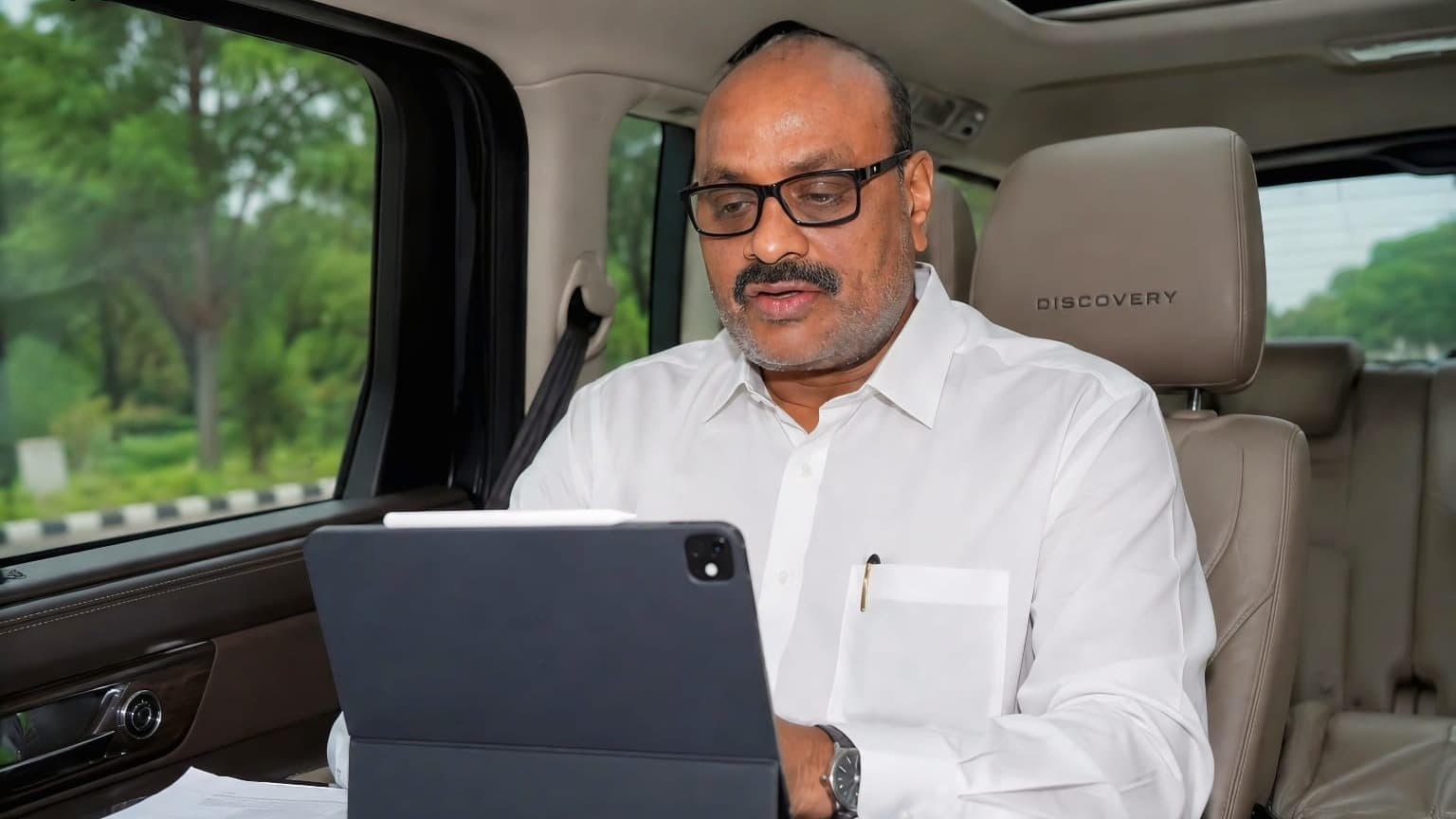 రొయ్యల ఫీడ్ ధరల పెంపు నిలిపివేత