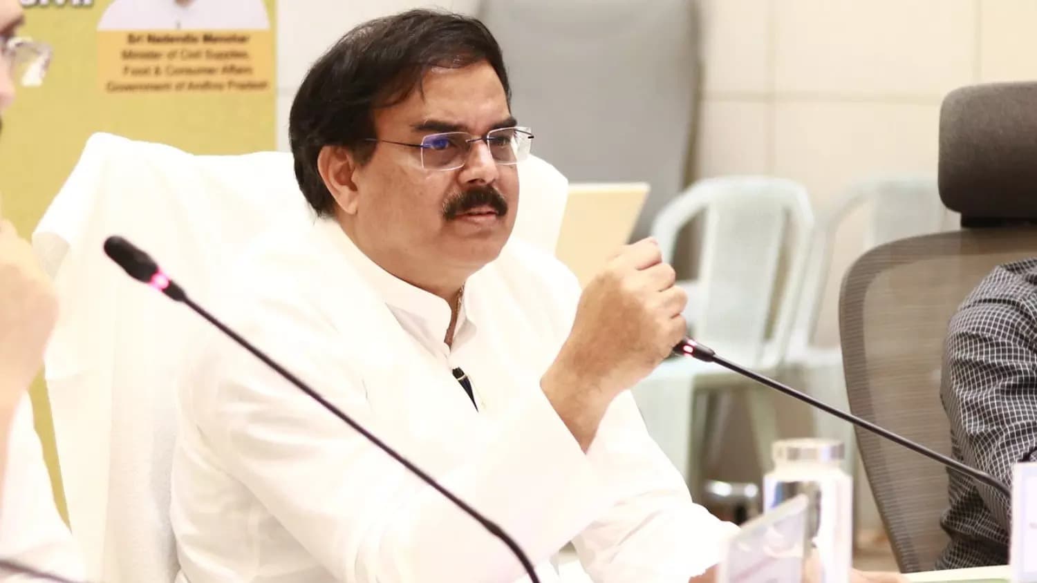గ్యాస్, రేషన్ అక్రమాలపై మంత్రి సమీక్ష