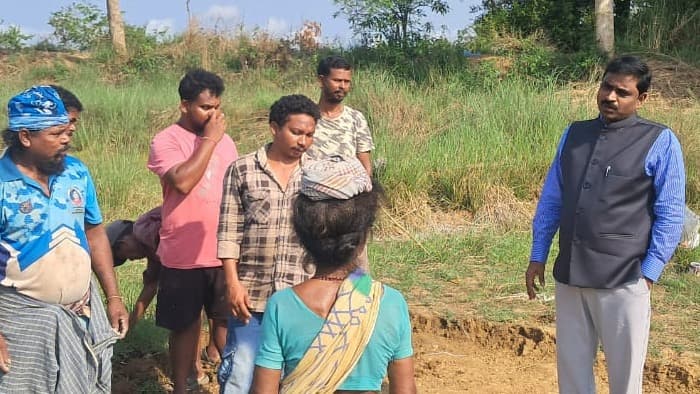 ఉపాధి పనుల వేగంపై కలెక్టర్ సమీక్ష