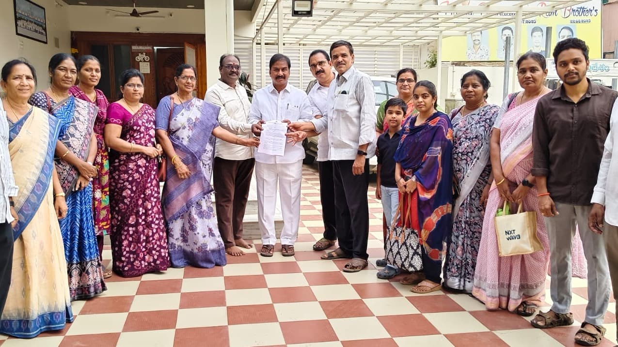 ఎన్జీవో ఉమెన్ వింగ్ సభ్యులతో రాజగోపాల్ భేటీ