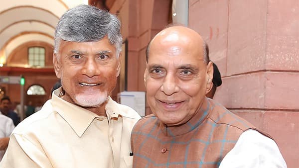 రేపు పుట్టపర్తిలో సీఎం చంద్రబాబు పర్యటన
