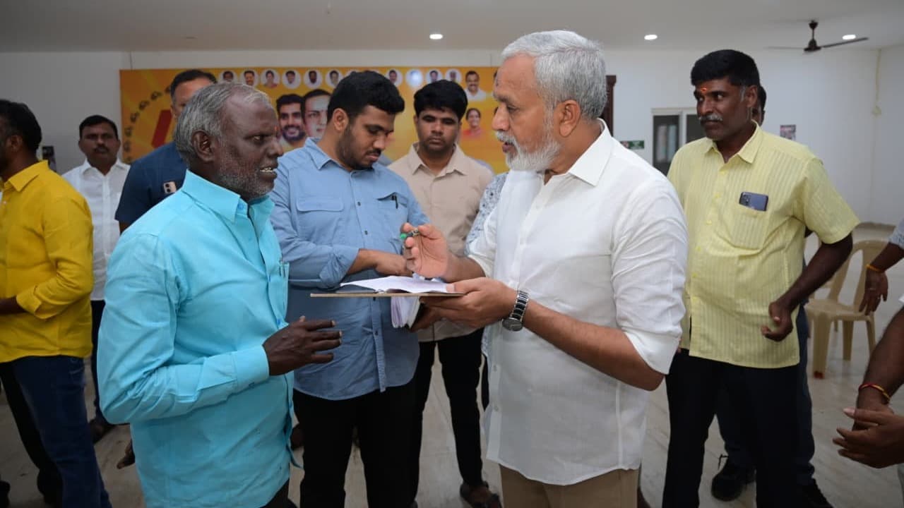 ప్రజా దర్బార్ నిర్వహించిన ఎమ్మెల్యే నాని