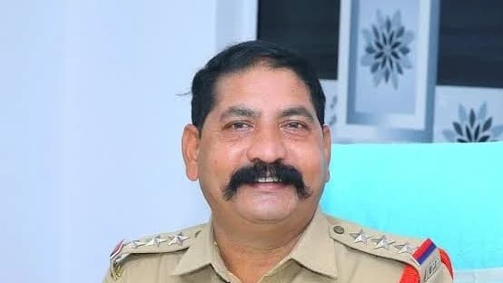 అత్యాచార కేసులో ఏపీ హైకోర్టును ఆశ్రయించిన సీఐ చిన్న మల్లయ్య..!