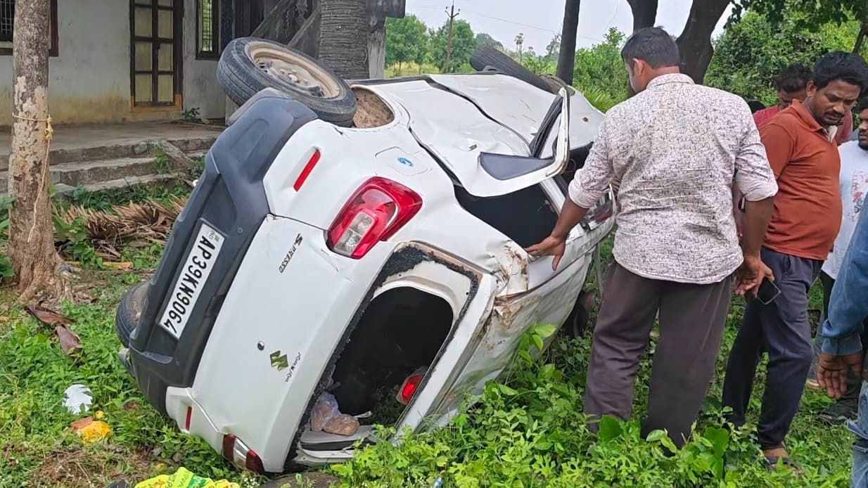 తృటిలో తప్పిన పెను ప్రమాదం..!