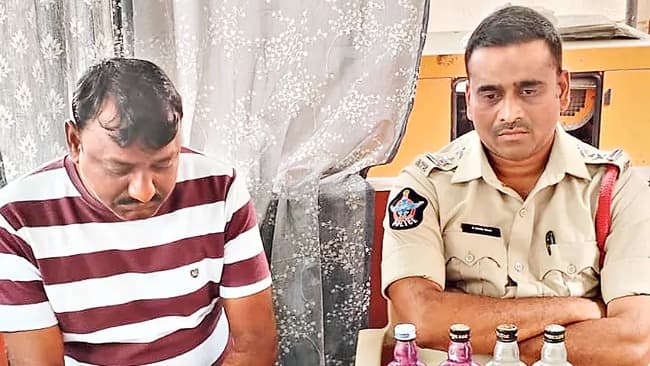 లంచం తీసుకుంటూ ఏసీబీకి చిక్కిన ఎస్ఐ