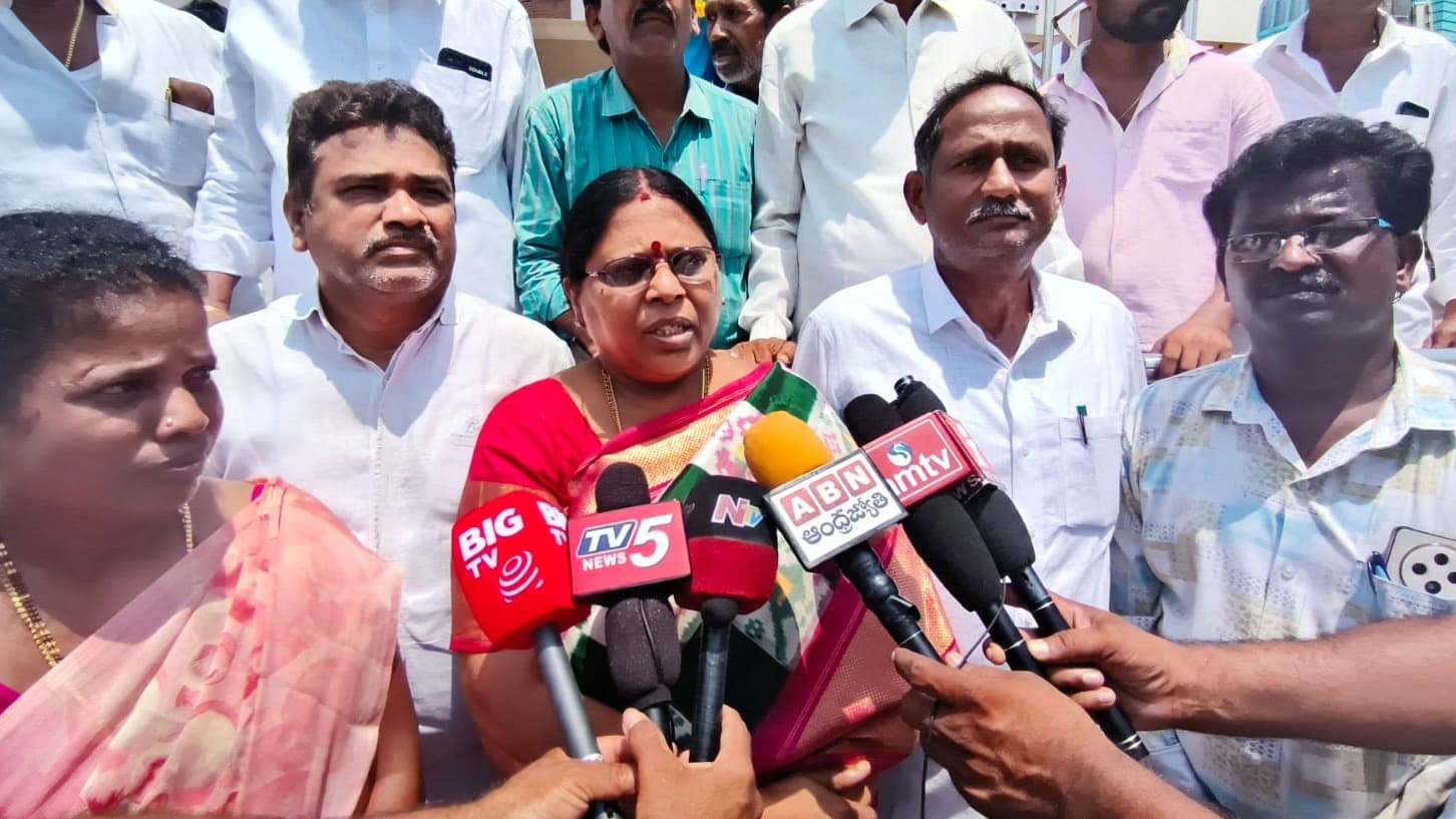 దళితులపై దాడులు వైసీపీ హయాంలో పెరిగాయి: కోళ్ల లలితకుమారి