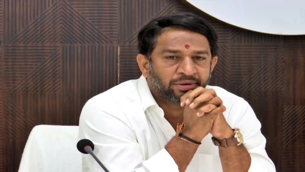 చిన్నచౌక్ పోలీస్ స్టేషన్‌లో వైసీపీ నేత నిత్యానందరెడ్డి విచారణ