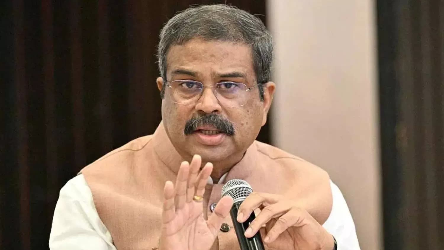 నీట్ పరీక్షపై కేంద్రం ఫోకస్..