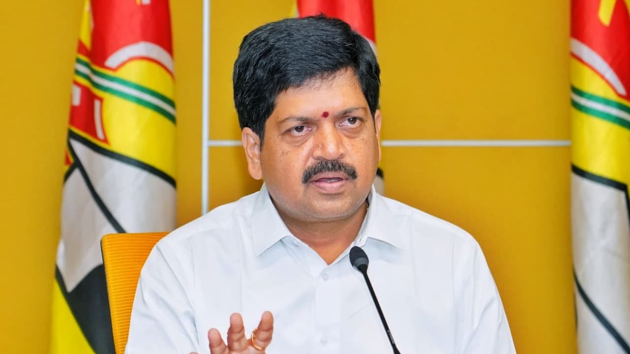 ప్రజల ప్రాణాలతో జగన్ రెడ్డి మద్యం కుట్ర సిగ్గుచేటు : కొల్లు రవీంద్ర