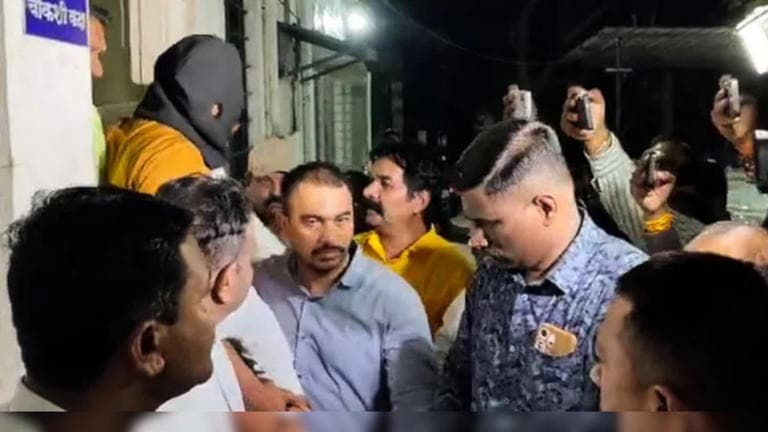 నీట్ యూజీ-2026 పేపర్ లీక్ కేసులో నిందితులకు రిమాండ్