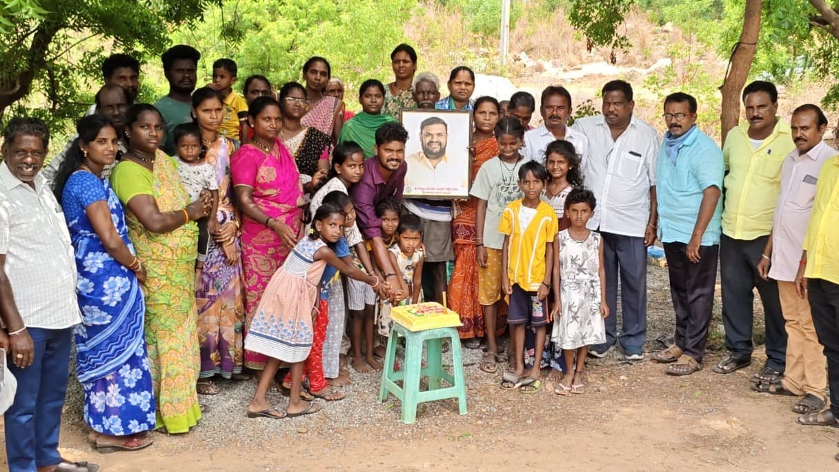 గిరిజనుల సంరక్షకుడు బొజ్జల సుధీర్ రెడ్డి : తుపాకుల ప్రసాద్