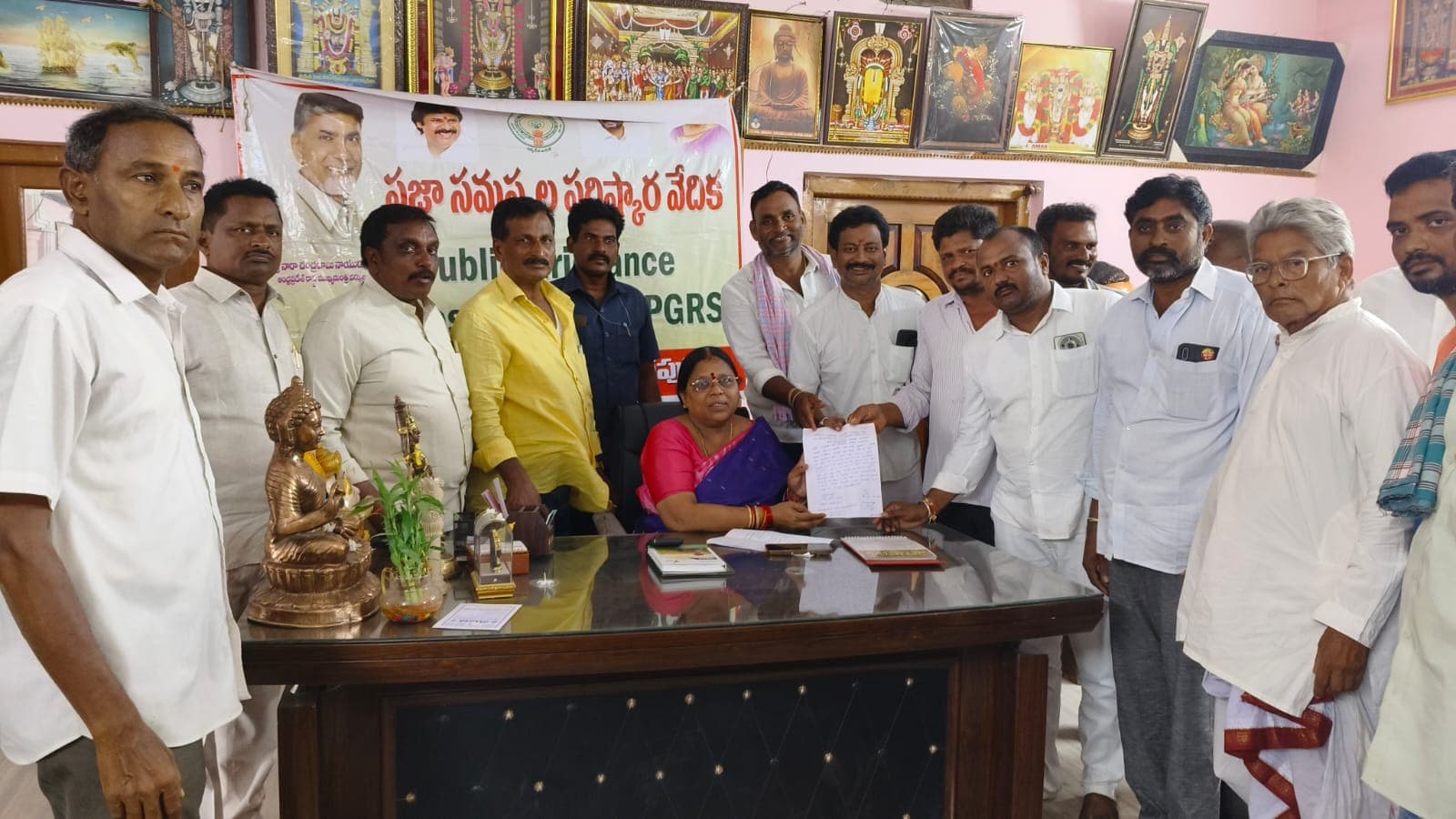 ప్రజాదర్బార్‌లో 137 వినతులు స్వీకరించిన ఎమ్మెల్యే కోళ్ల లలితకుమారి