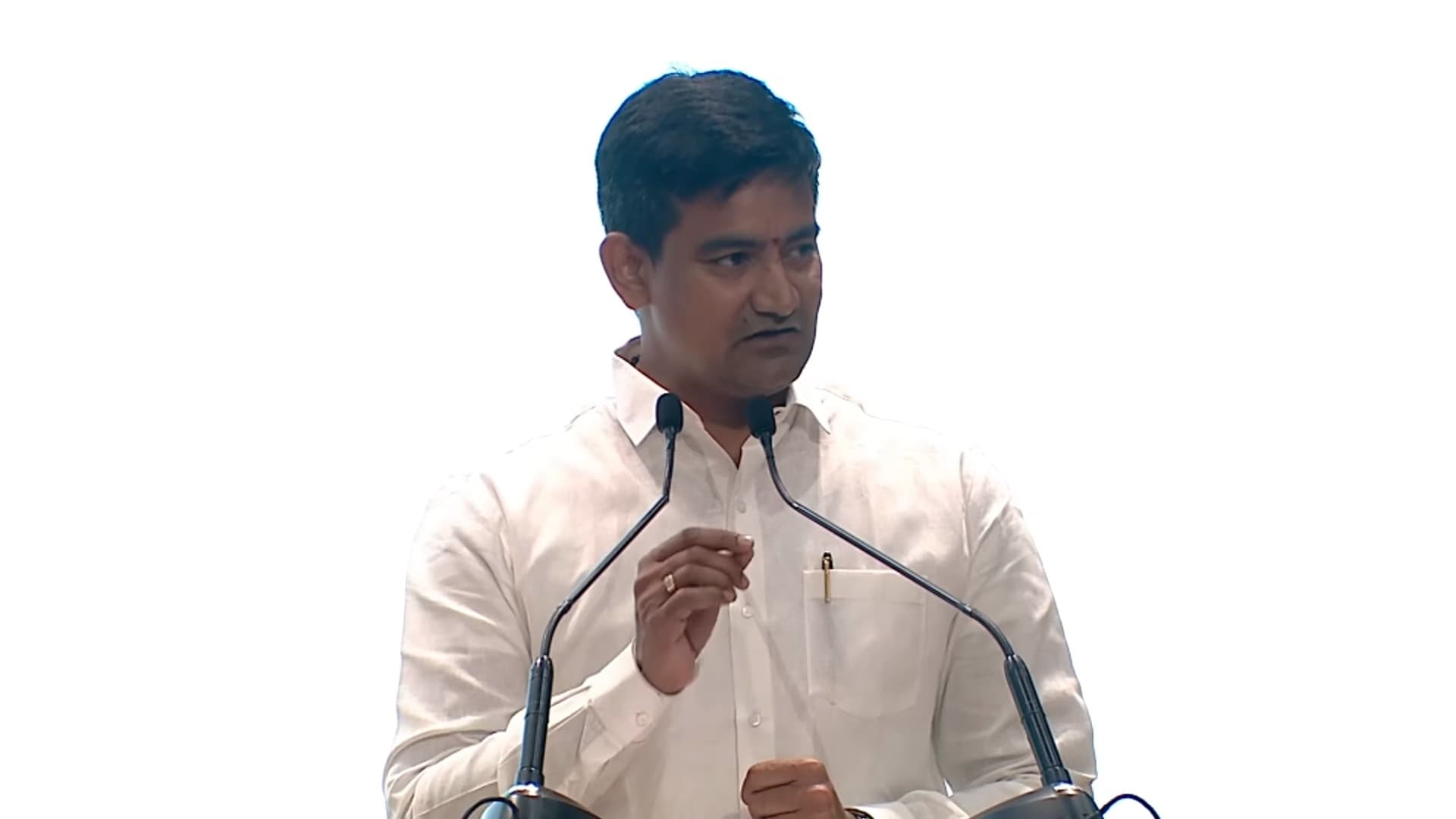 175 పార్కుల ఏర్పాటు లక్ష్యం: మంత్రి కొండపల్లి శ్రీనివాస్