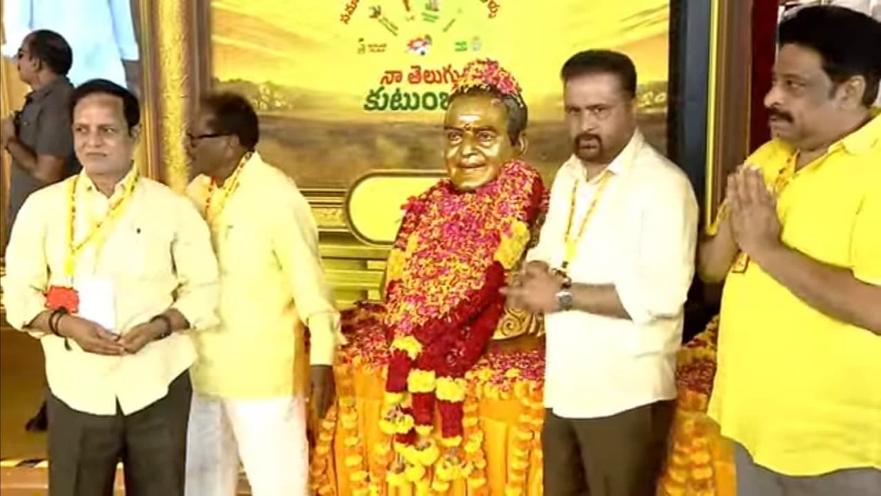 డిజిటల్ మహానాడులో పాల్గొన్న టీడీపీ జాతీయ ఉపాధ్యక్షుడు బుద్ధా వెంకన్న