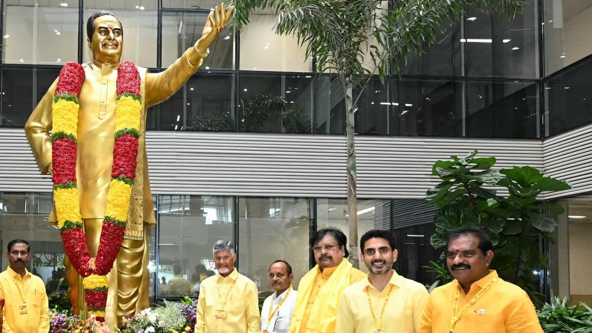 తెలుగు ప్రజల గుండెల్లో చిరస్థాయిగా నిలిచిన మహానేత : చంద్రబాబు