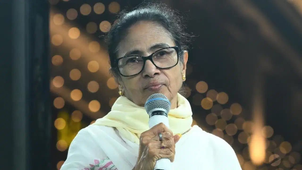 పశ్చిమ బెంగాల్ రాజకీయాల్లో కలకలం..