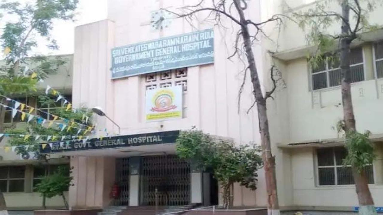 రుయా ఆసుపత్రిలో ఆక్సిజన్ పైపులు తెగిన ఘటన కలకలం..