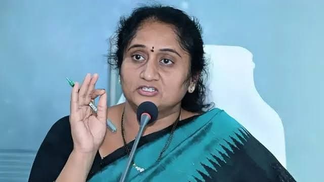 బినామీల జాలం బయటపడటంతో జగన్ భయంతో వణికిపోతున్నారు : మంత్రి సవిత