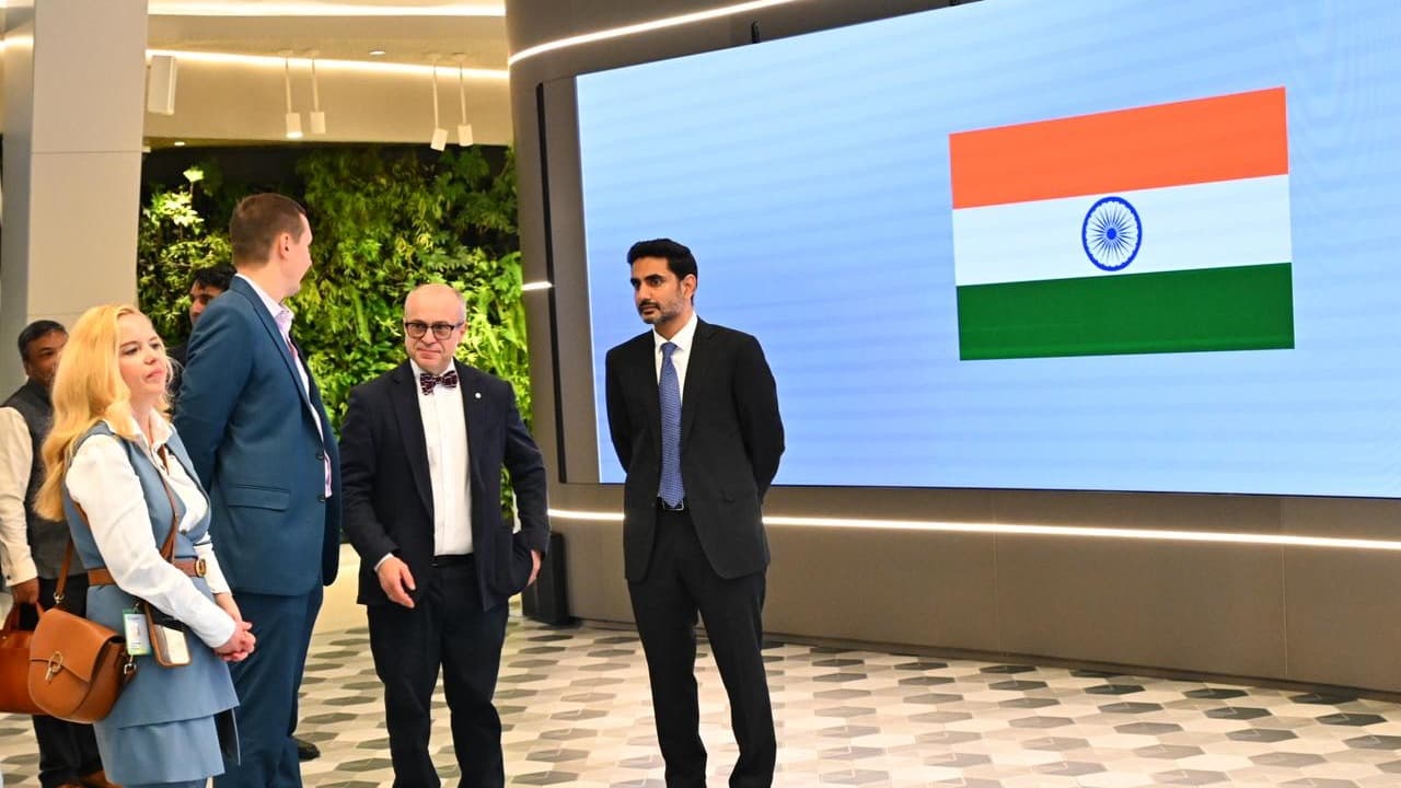 మాస్కోలో స్టేర్ బ్యాంక్ ఉన్నతాధికారితో మంత్రి నారా లోకేశ్ భేటీ..