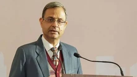 ఆర్‌బీఐ కీలక నిర్ణయం వడ్డీ రేట్లు యథాతథం