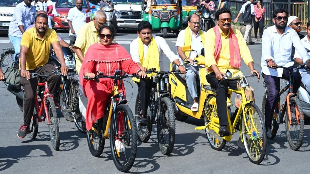 నిరాడంబరతతో ఆకట్టుకున్న మంత్రి సవిత